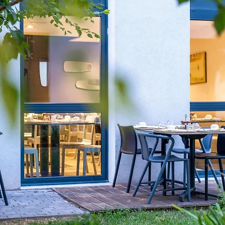 Ξενοδοχείο με διαμερίσματα Adagio Patio Confluence