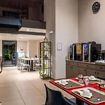 Adagio Patio Confluence Aparthotel 4*