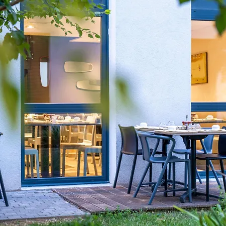 Adagio Patio Confluence 4*