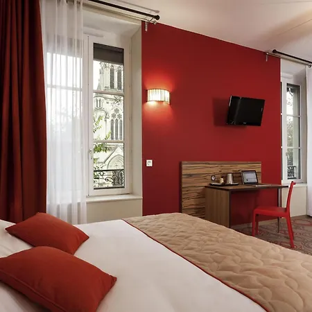 Adagio Patio Confluence 4*