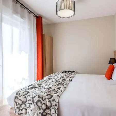 Adagio Patio Confluence شقة فندقية