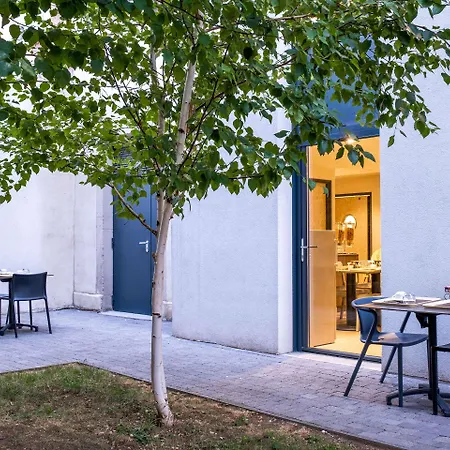 Ξενοδοχείο με διαμερίσματα Adagio Patio Confluence
