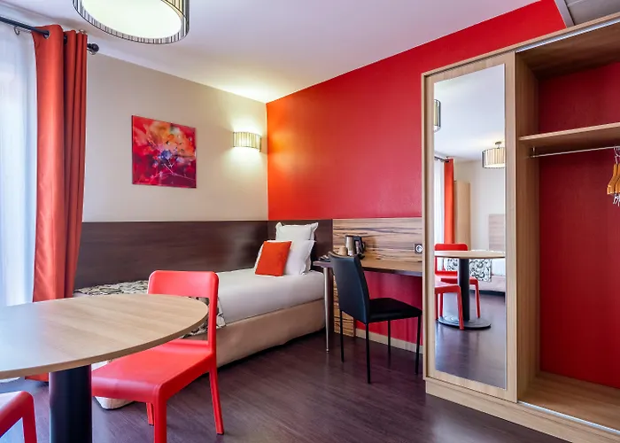 Aparthotel Adagio Patio Confluence 4*